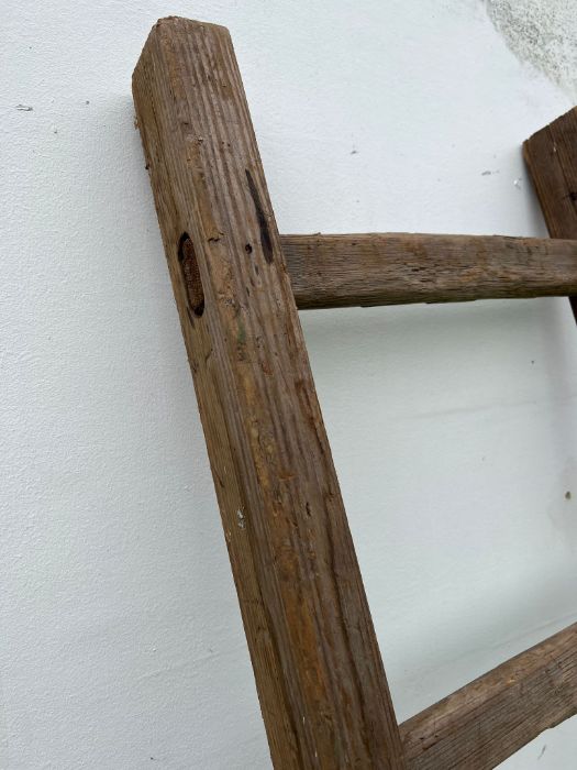 A vintage wooden ladder - Image 3 of 3