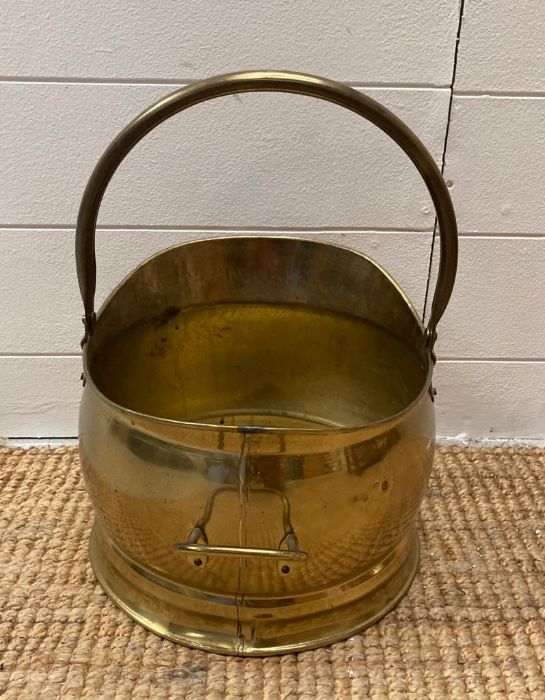 A Brass Helmet coal scuttle - Image 2 of 4