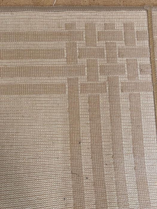 A contemporary beige rug 250cm x 150cm - Image 2 of 3