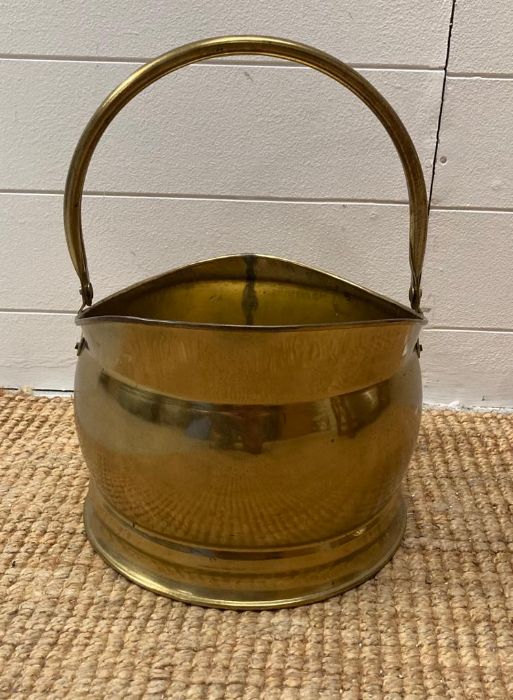 A Brass Helmet coal scuttle - Image 3 of 4