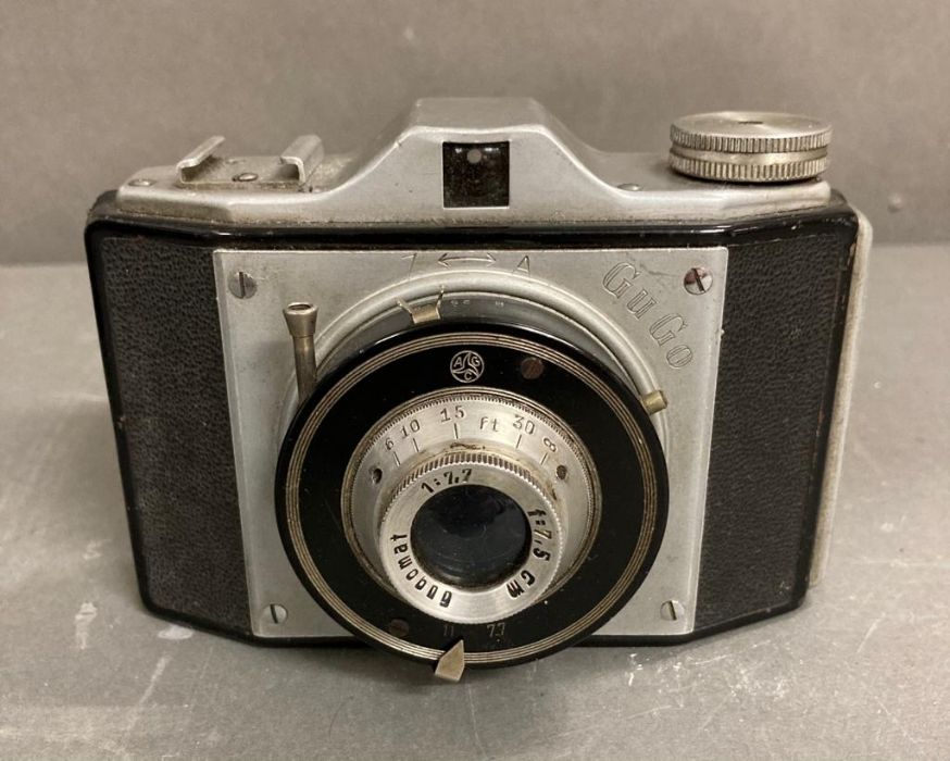 Two vintage cameras. A Kodak brownie model 1 and a Gu Go - Image 3 of 5