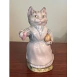 A Beswick Beatrix Potter Tabitha cat (H10cm)