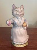 A Beswick Beatrix Potter Tabitha cat (H10cm)