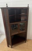 An oak corner unit with glazed doors to centre (H174cm W105cm)