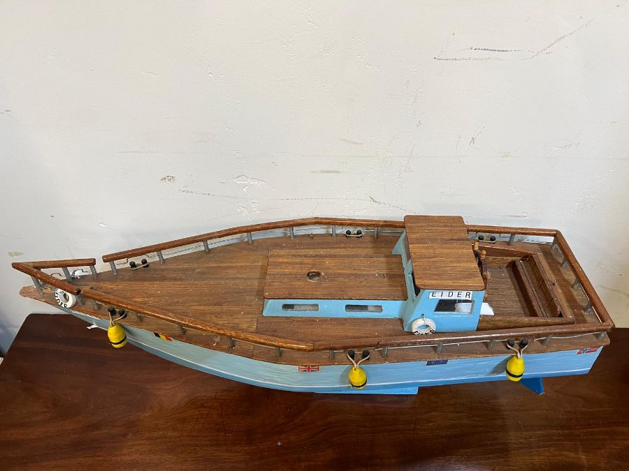 A model ship "Elder" (H28cm W49cm) - Image 2 of 4