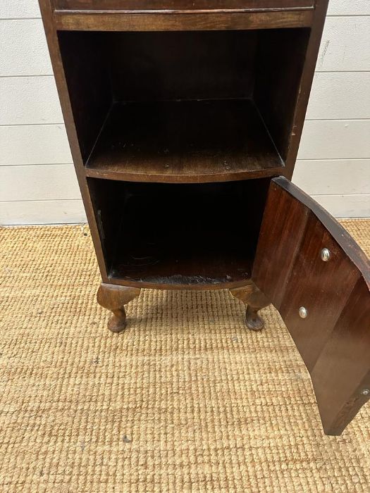 A mahogany single drawer single bedside cupboard on cabriole legs on brass drop handles. (H 75cm x D - Image 2 of 4