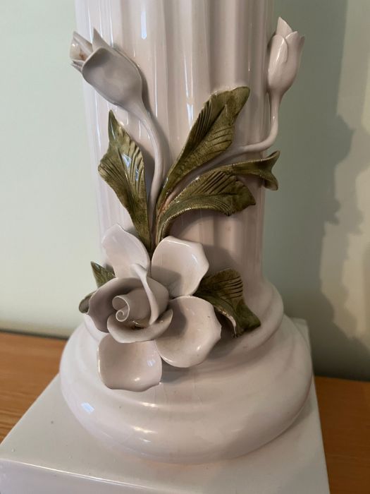 A china column with floral detail (H50cm) - Image 2 of 4