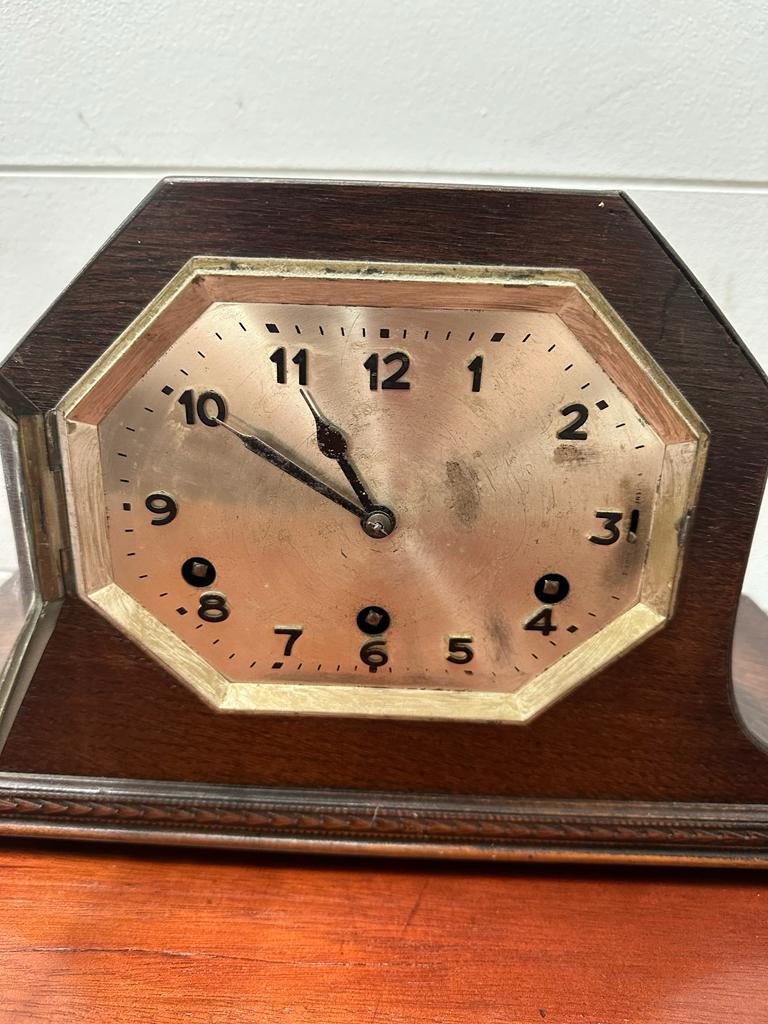 An Oak eight day mantel clock - Image 3 of 5