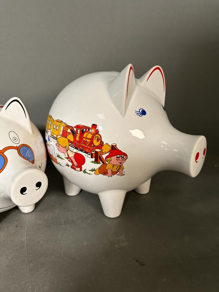 A selection of vintage white painted piggy banks. Various ages and sizes - Image 2 of 5