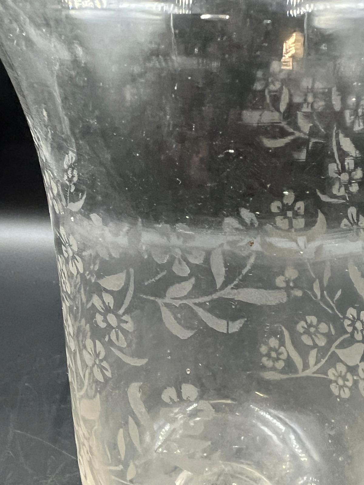 An etched celery vase H 21.5cm - Image 4 of 5
