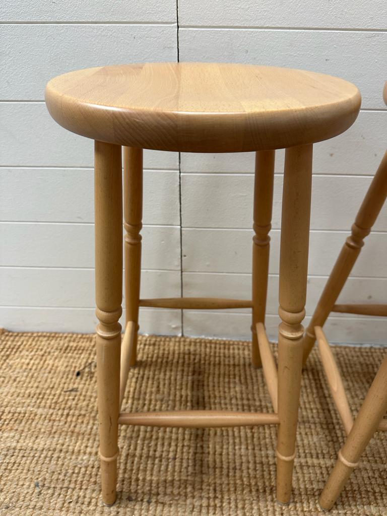 A pair of pine bar stools (Height 68cm) - Image 2 of 2