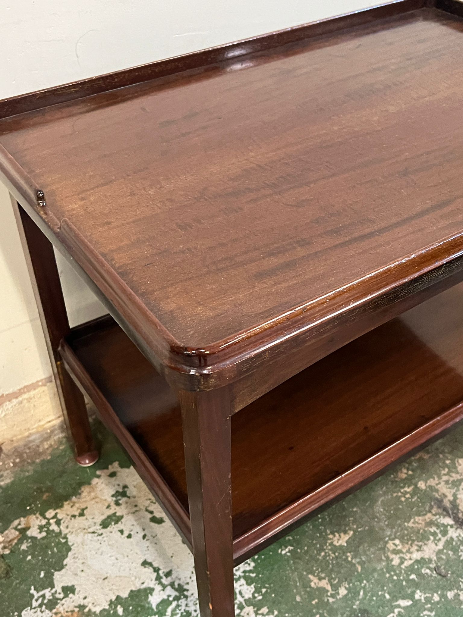 A two tier mahogany side table (H64cm W77cm D50cm) - Image 2 of 3