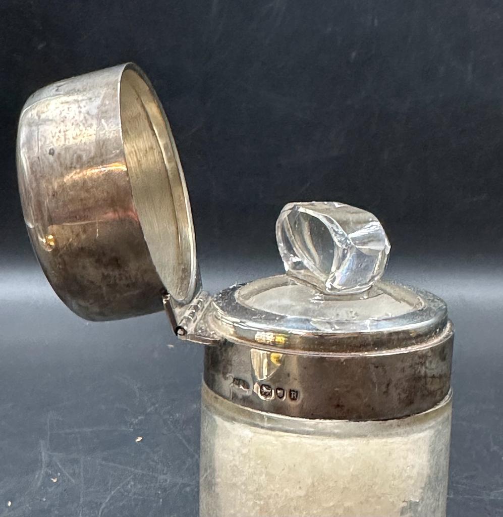 A silver topped Dressing or vanity jar hallmarked for London AF - Image 2 of 4