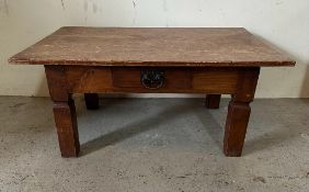 An oak European single drawer coffee table (H45cm W100cm D71cm)