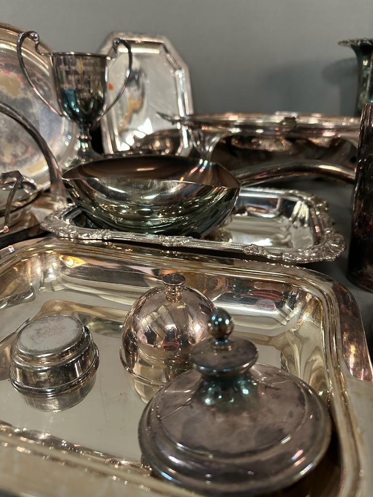 A large volume of quality silver plated items to include serving dishes etc. - Image 3 of 5