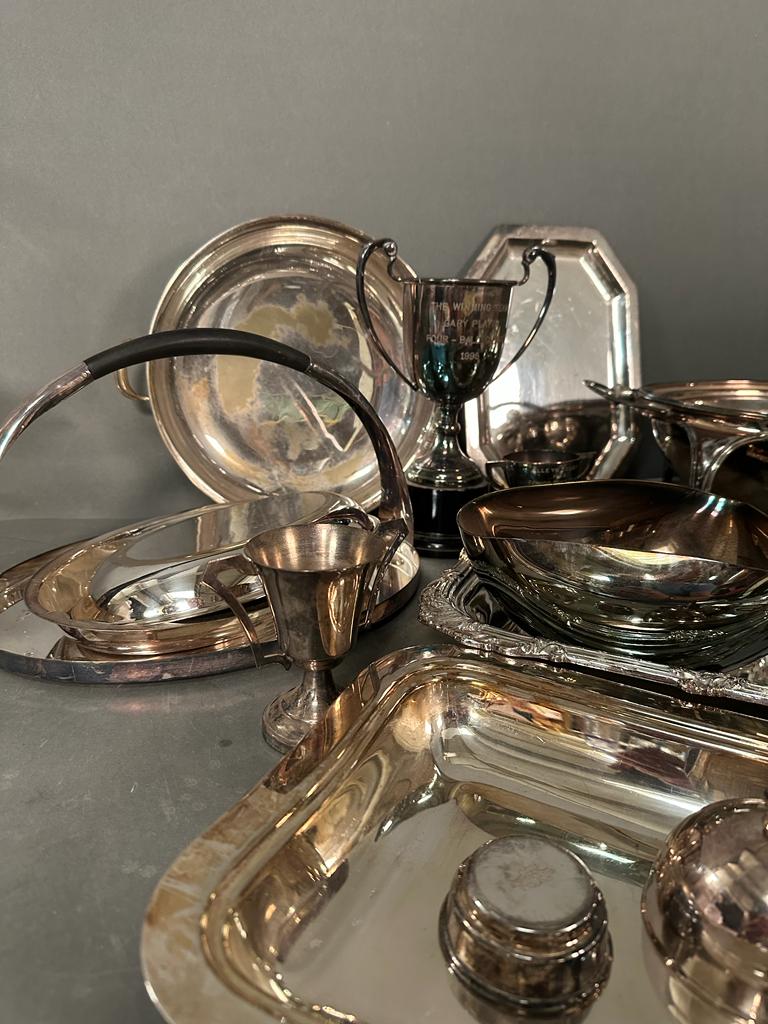 A large volume of quality silver plated items to include serving dishes etc. - Image 2 of 5