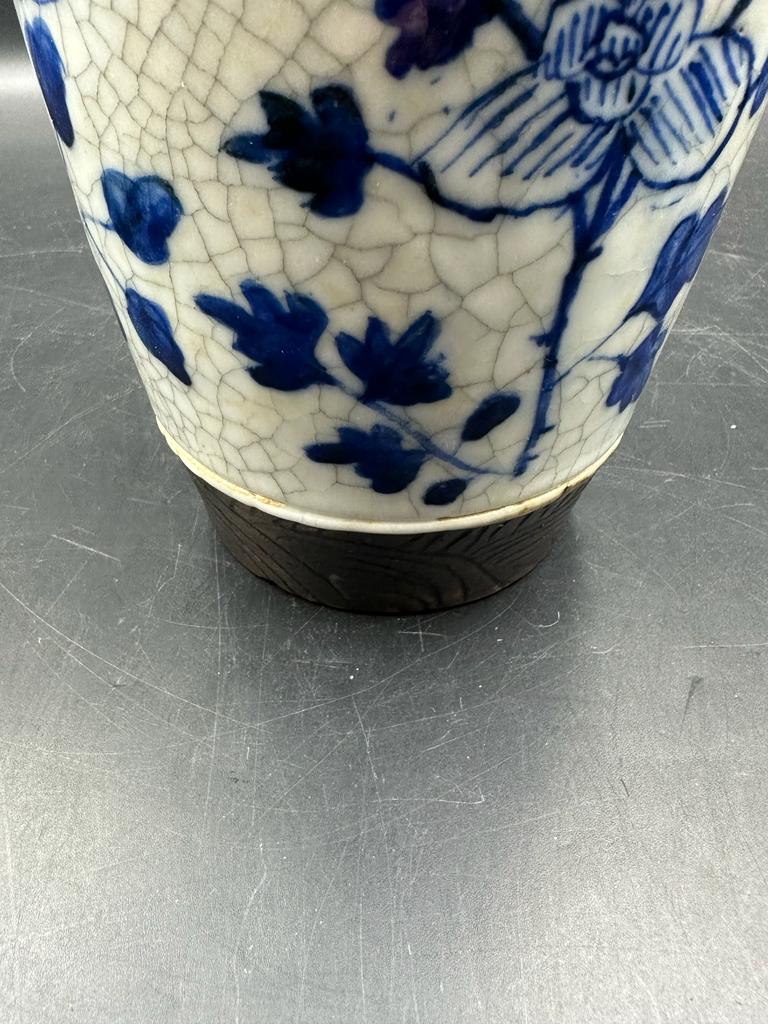 A chinese blue and white crackle glaze dragon vase - Image 3 of 6