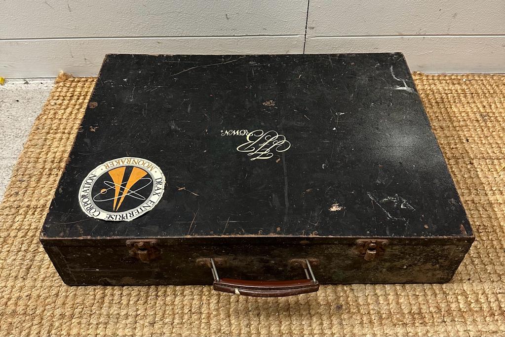 A prop masters wooden tool box with Moonraker sticker - Image 3 of 4