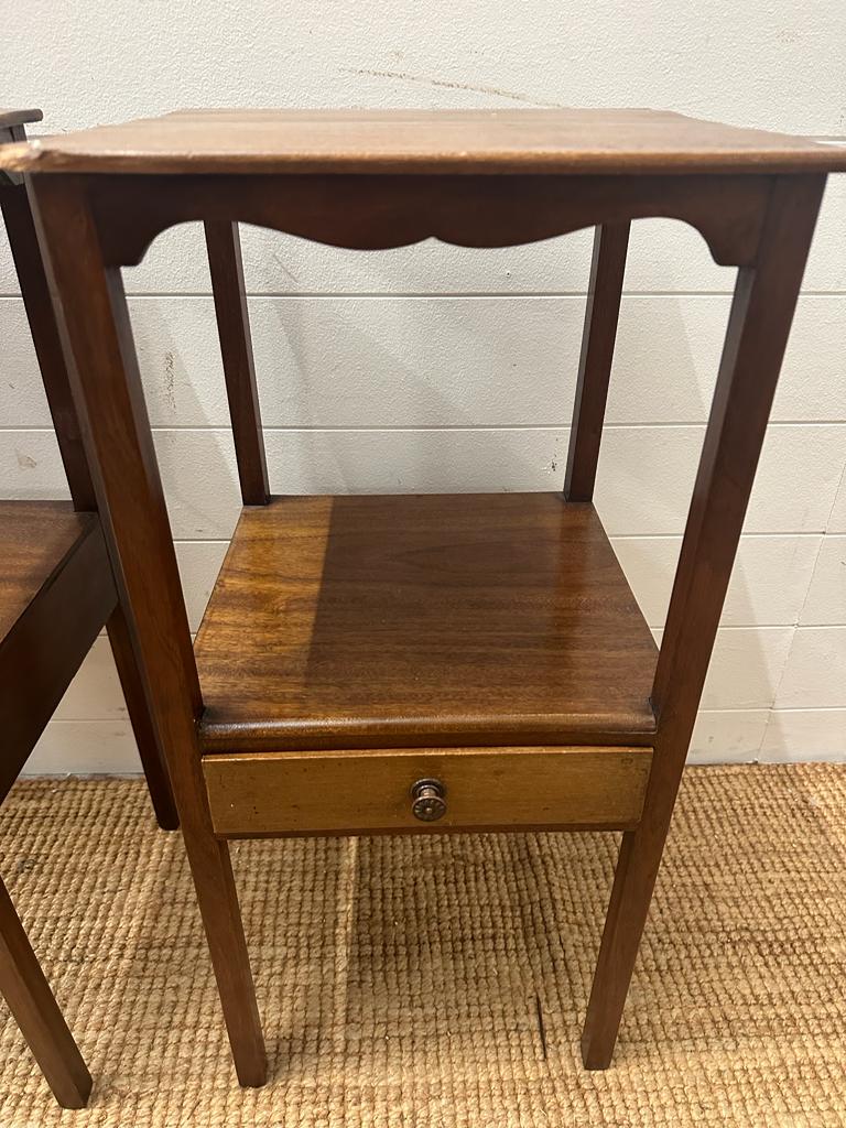 A pair of Mahogany Mid Century bedside table with single shelf and drawer (H74cm SQ35cm) - Image 2 of 4