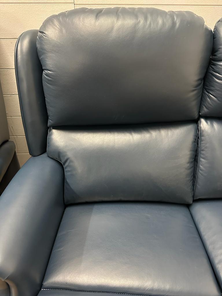 A blue leather two seater sofa with matching reclining arm chair (Sofa H115cm D90cm W140cm) - Image 2 of 4