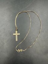 A 9ct gold cross on chain (Approximate Total weight 3.3g)