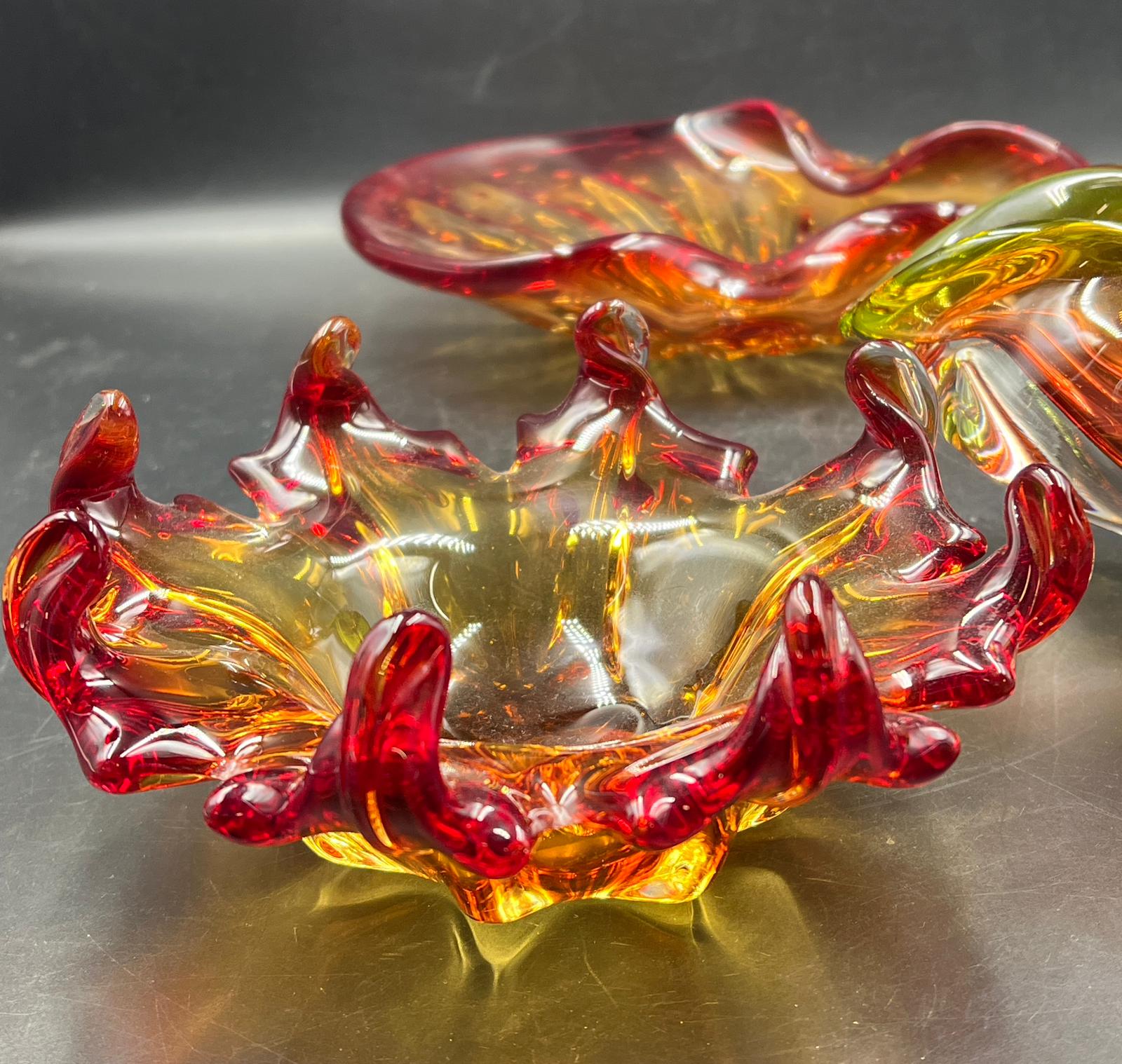 Three Murano and Czech Art glass pinch and twisted bowl fire reds and yellow (W26cm) Condition - Image 2 of 7