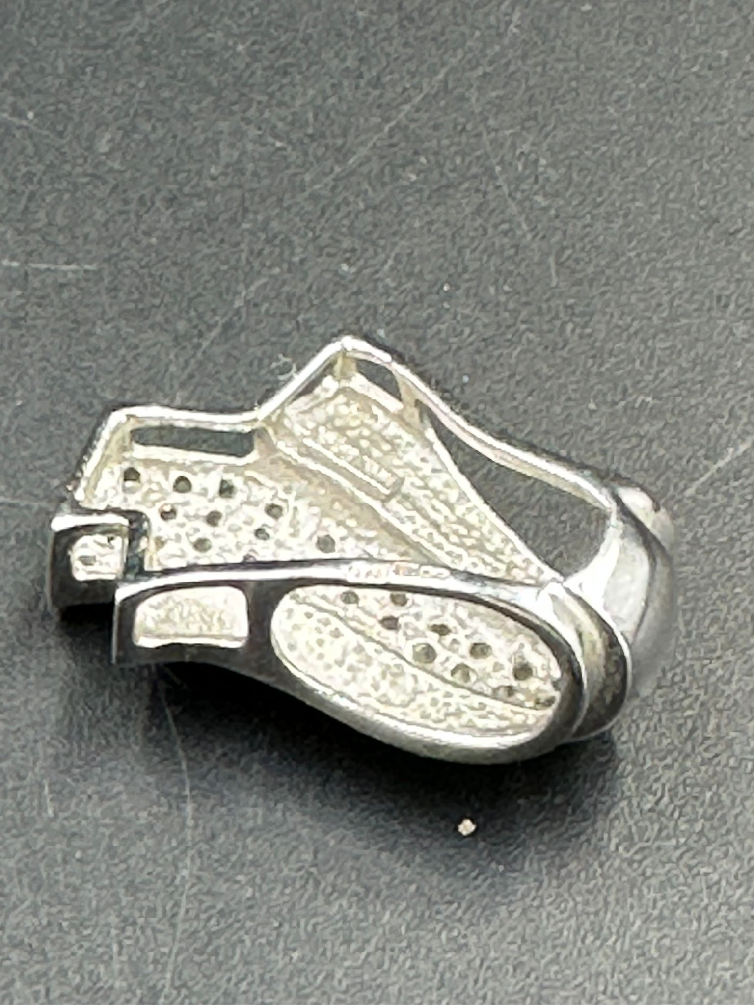 A 14ct white gold pendant with pave diamonds Approximate Total Weight 4g - Image 2 of 2