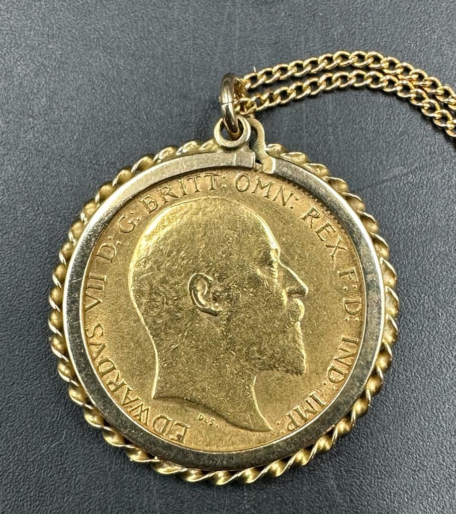 A 1906 Half Sovereign on 9ct gold mount and chain. (Approximate Total Weight 7.1g) - Image 3 of 4