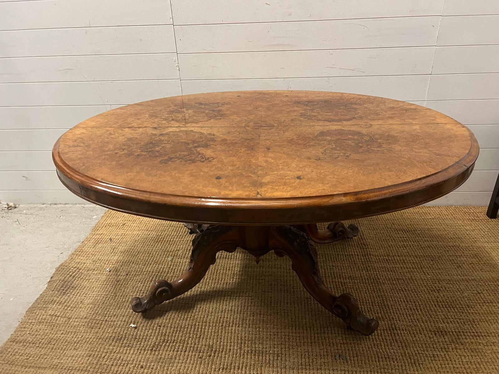 A burr walnut loo table (H70cm W146cm D110cm) - Image 4 of 5