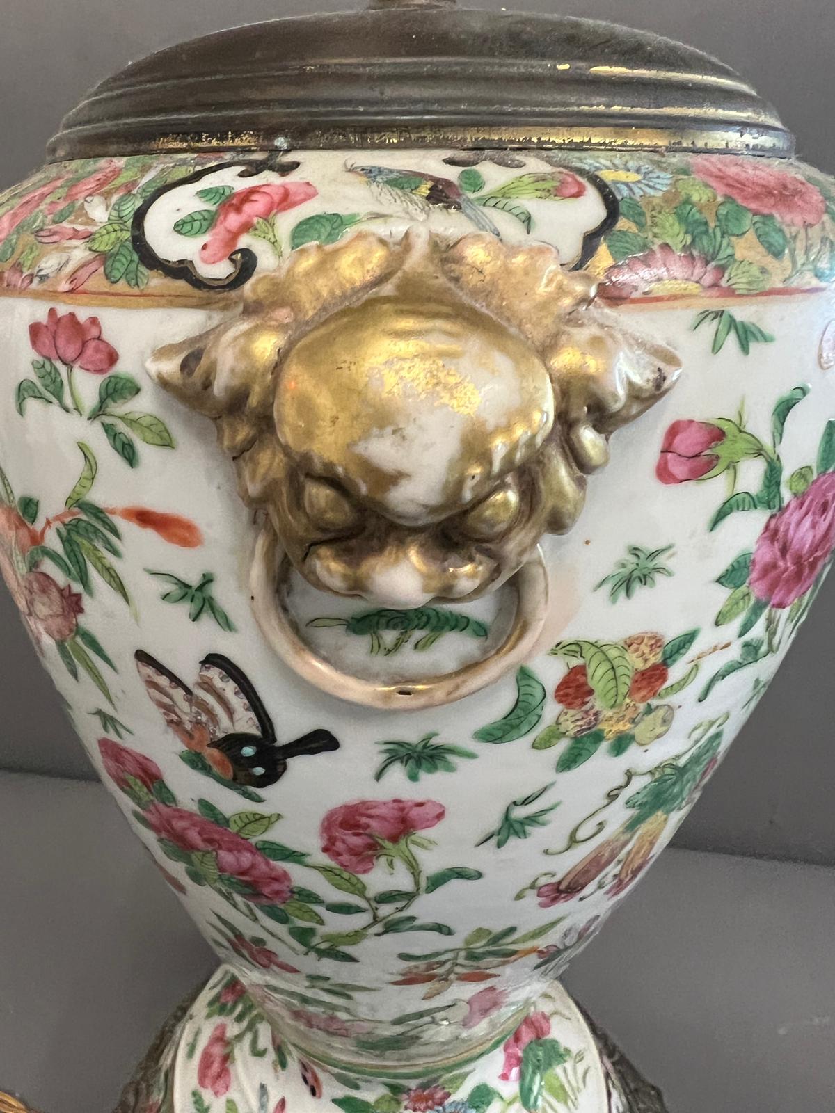 A Famille rose export porcelain lamp with metal base (H46cm) - Image 6 of 10