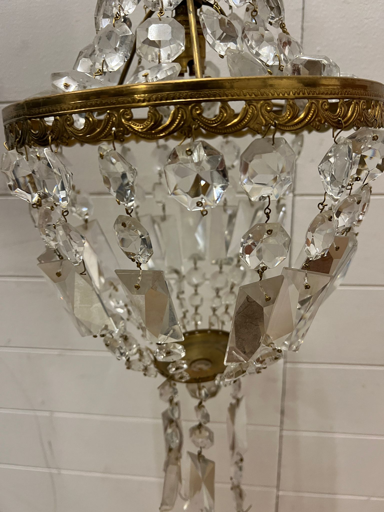 A small chandelier with brass fittings - Image 2 of 4