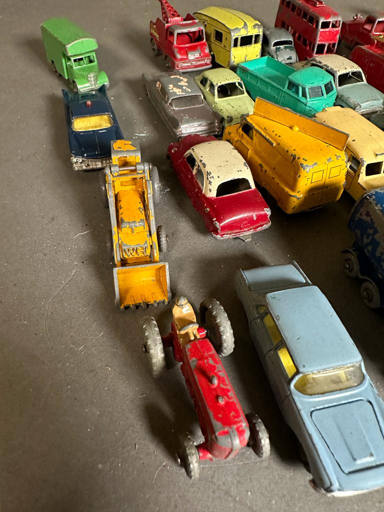 A selection of play worn Diecast toy cars to include Matchbox and Dinky, etc - Image 9 of 10