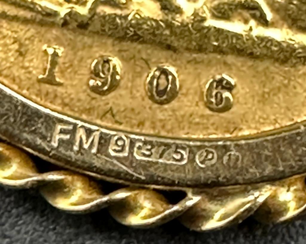 A 1906 Half Sovereign on 9ct gold mount and chain. (Approximate Total Weight 7.1g) - Image 4 of 4