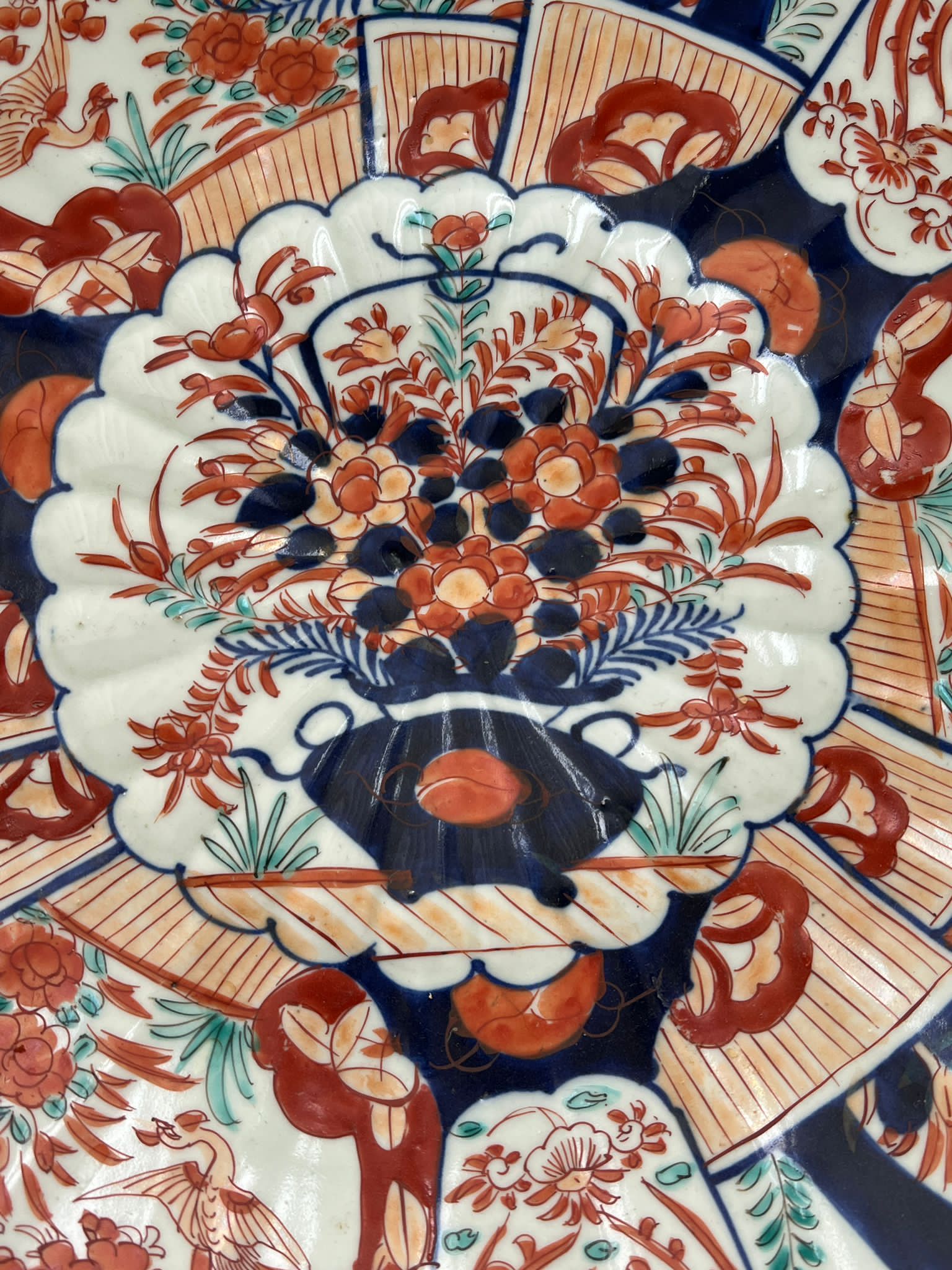 19th Century Imari charger with scalloped edge - Image 2 of 5