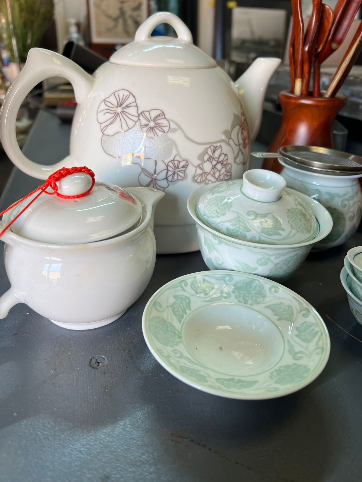 A Chinese tea set. - Image 3 of 3