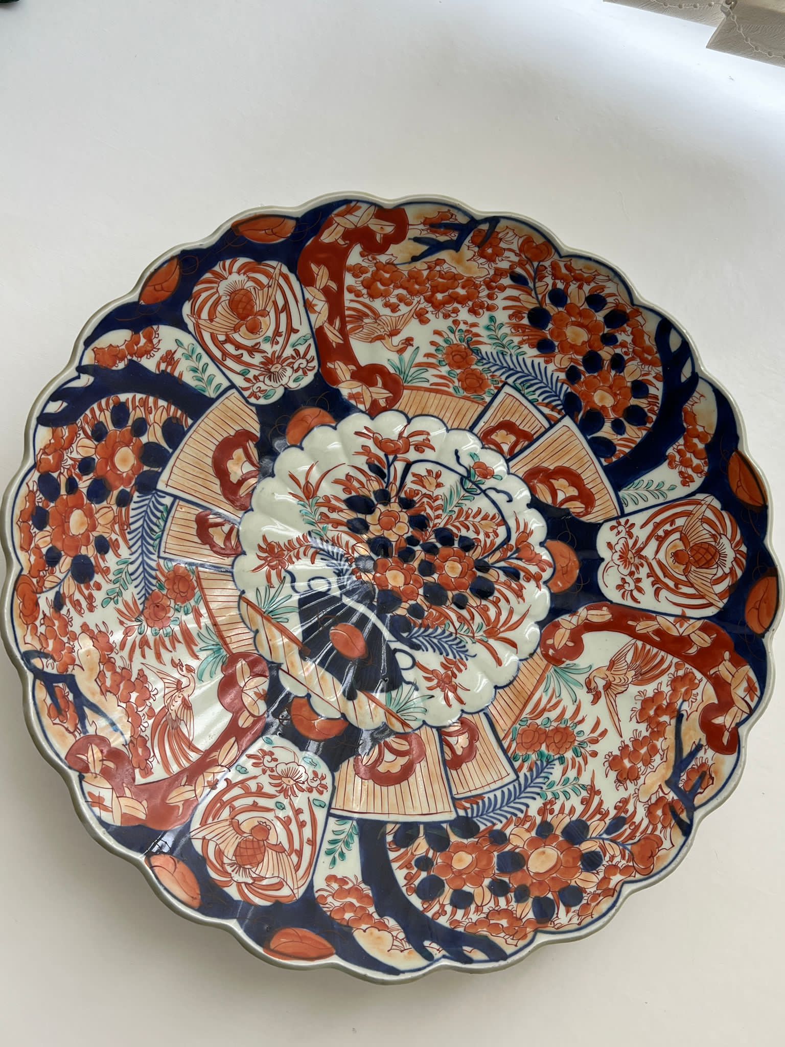 19th Century Imari charger with scalloped edge - Image 3 of 5