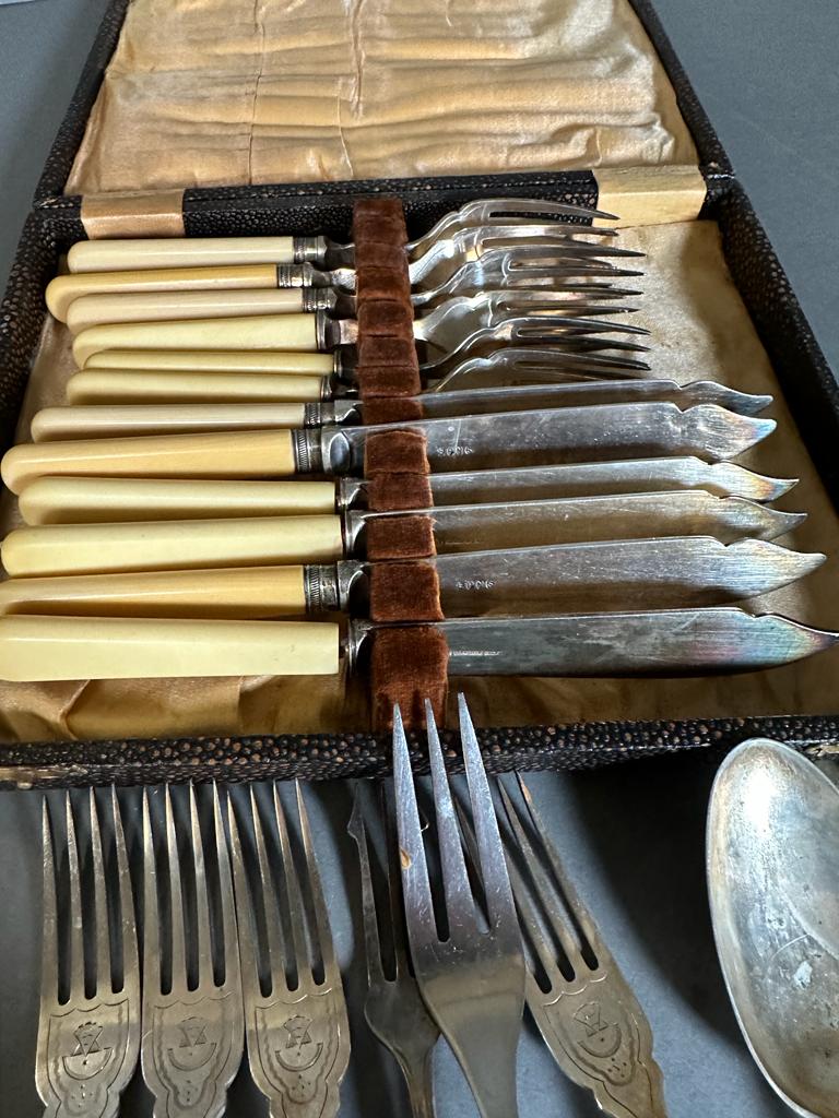 A selection of silver plated cutlery to include knives, forks and a case set of fish knives and - Image 5 of 10