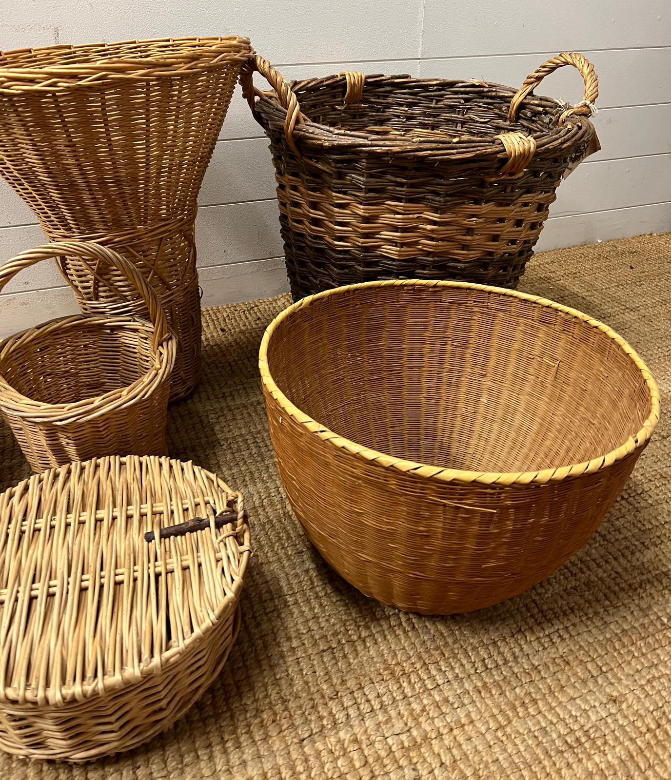 Six wicker baskets of various sizes - Image 3 of 4