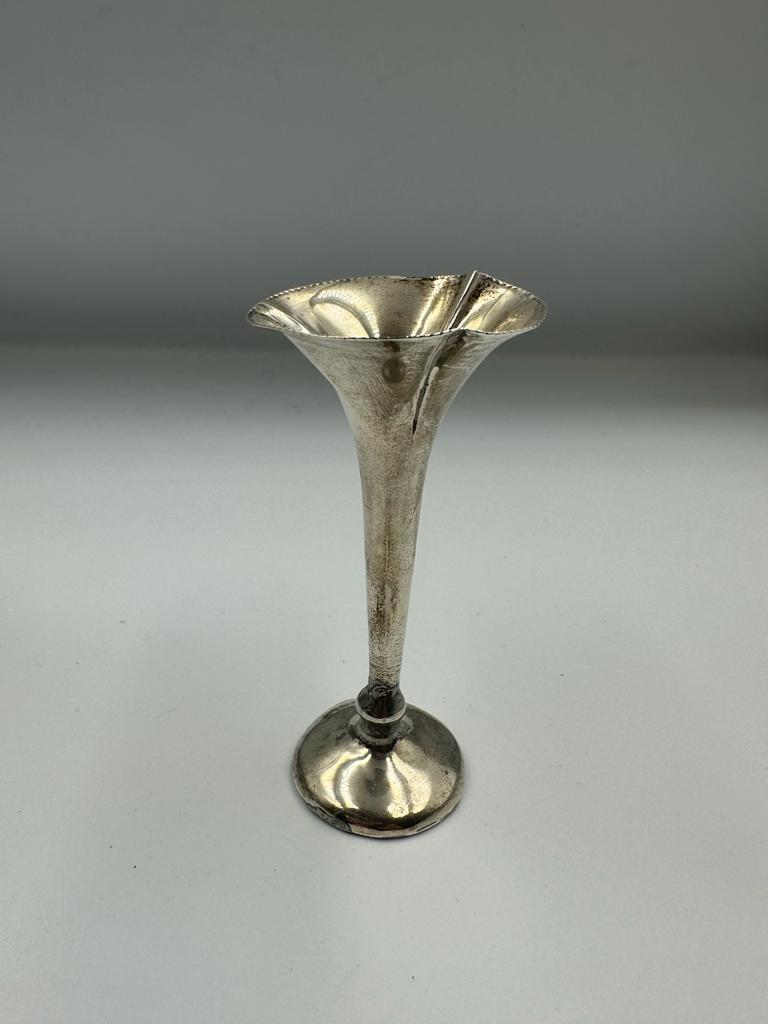 Hallmarked silver to include a napkin ring, spill vase and glass jar with silver lid - Image 3 of 5