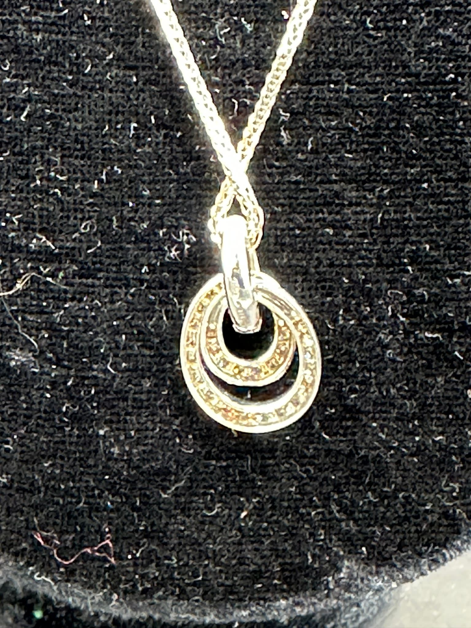 An 18ct white gold diamond pendant on 18ct white necklace - Image 3 of 5