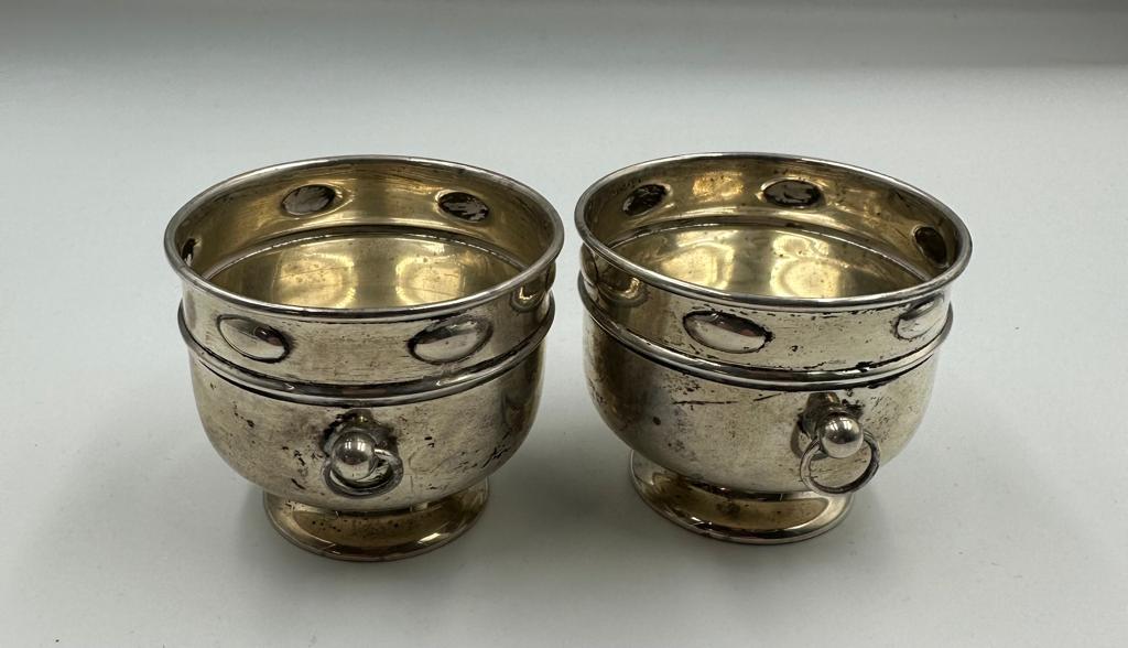 A Pair of Art Nouveau salts by William Hutton & Sons Ltd, hallmarked for Birmingham 1909 and - Image 2 of 4