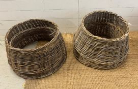 Four wicker Christmas tree skirt surround (H24cm Dia59cm)