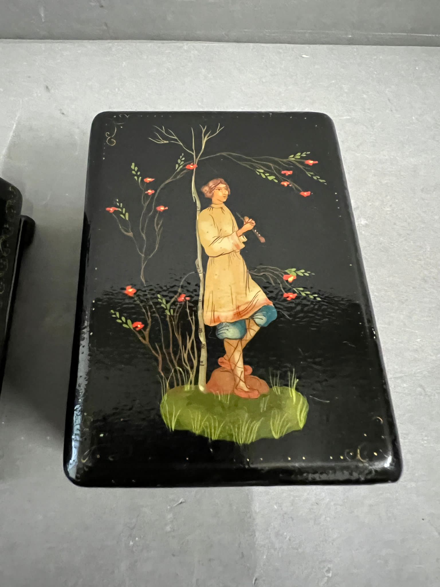 Three lacquered boxes with courting couples to front - Image 2 of 5