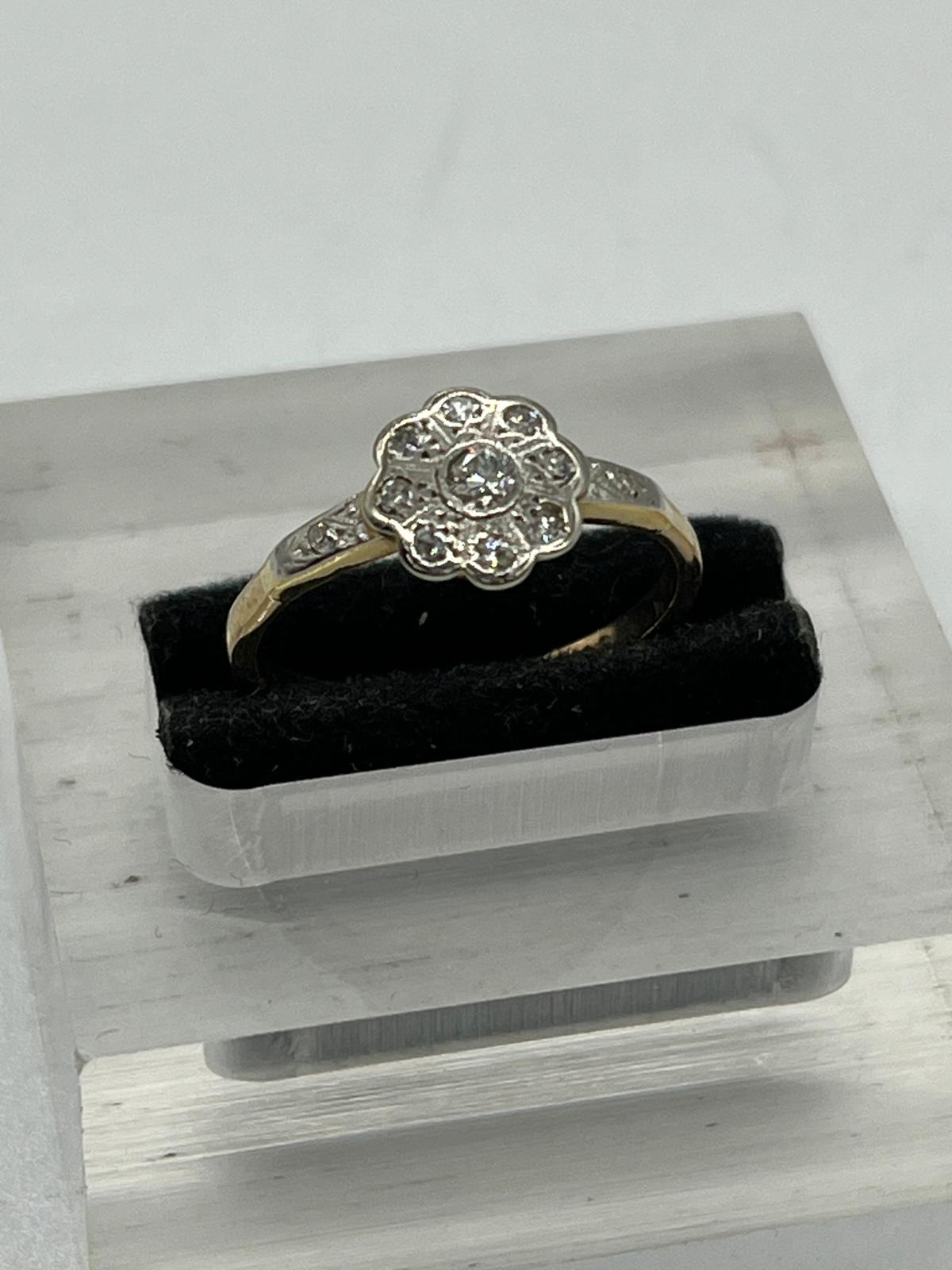 A 9ct gold antique daisy ring, approximate size O