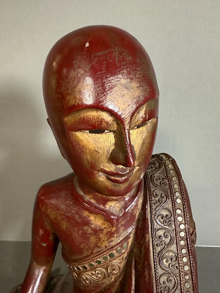 A wooden carved statue of a Mandalay monk painting in red and gold (H44cm) - Image 3 of 4