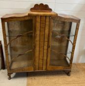 An Art Deco style display cabinet (H122cm W120cm D30cm)