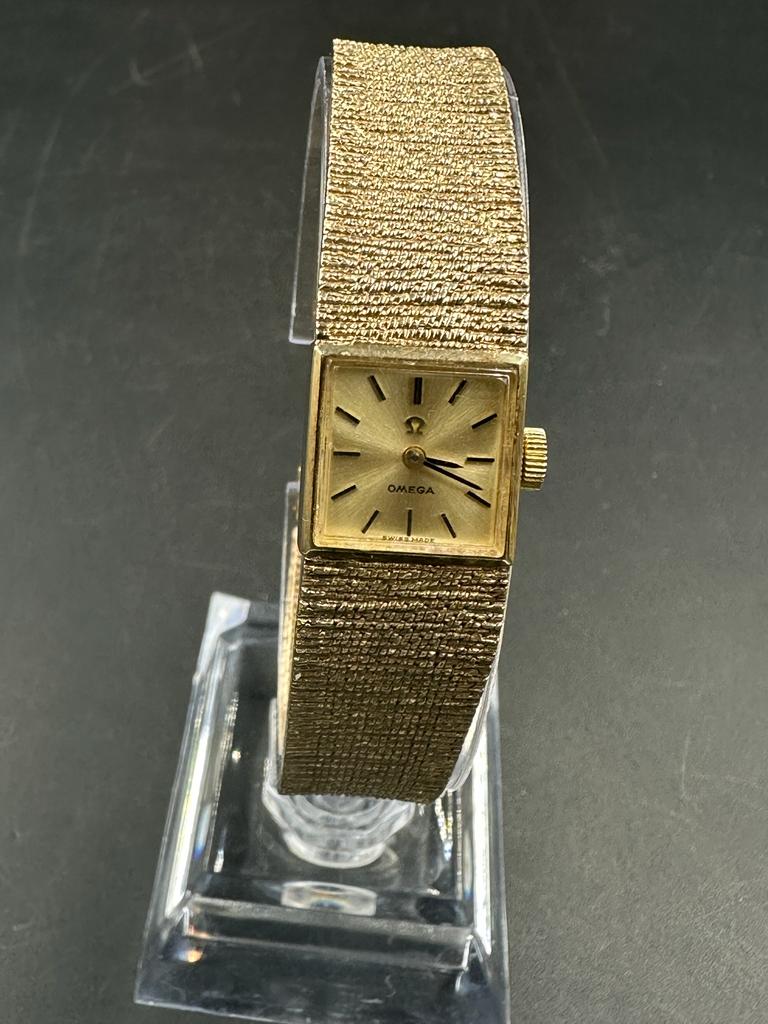 Omega gold ladies wristwatch 9ct gold with 9ct gold bracelet. - Image 6 of 6