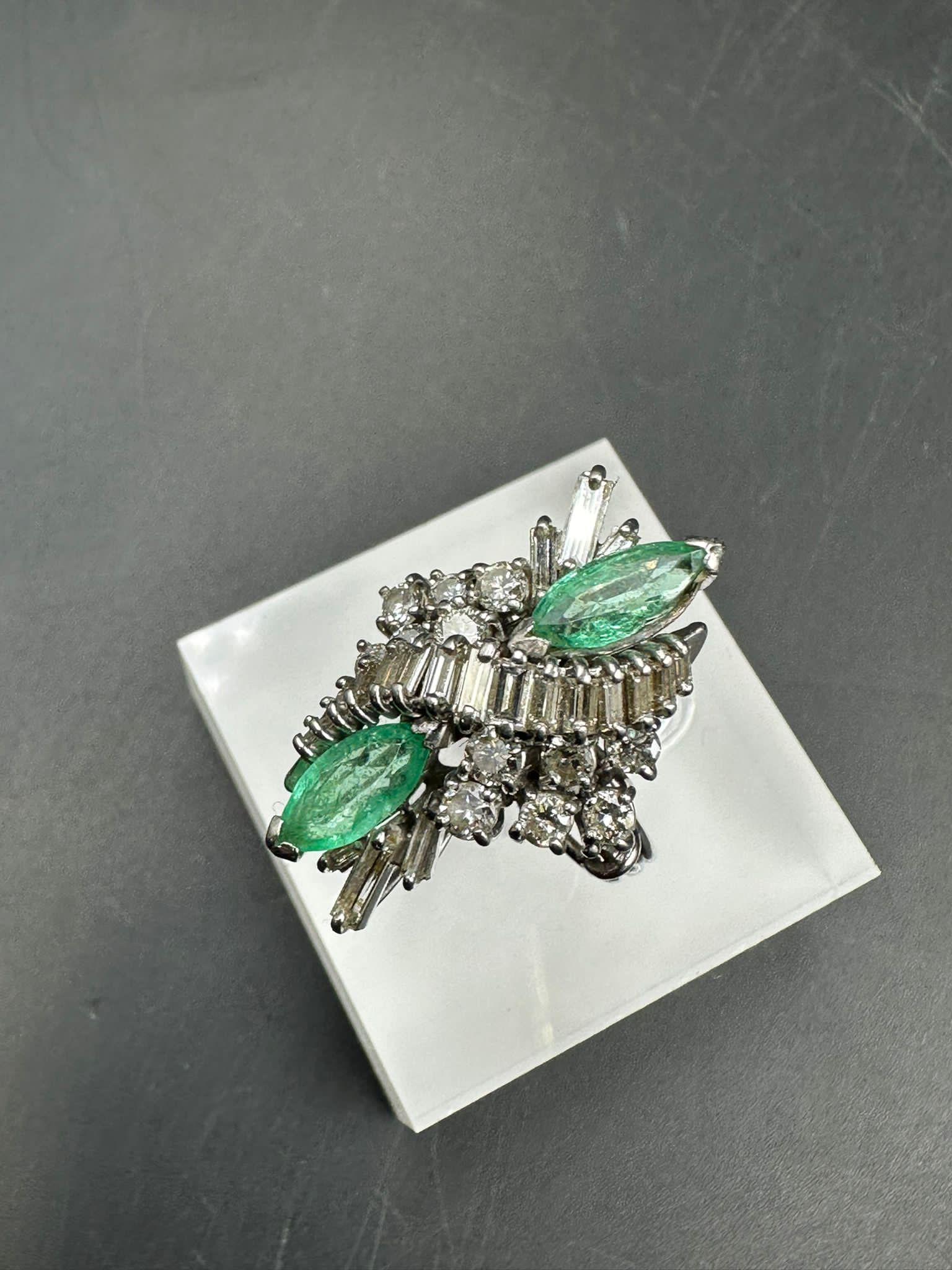 An emerald and diamond ring, designed a s a vertically set elongated cluster with two marquise cut - Image 2 of 5