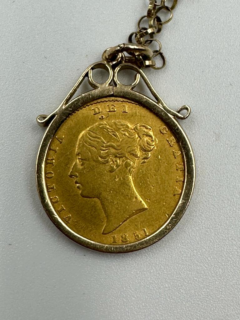 A Victorian young head, shield back half sovereign 1851 on a 9ct gold mount and necklace ( - Image 3 of 3