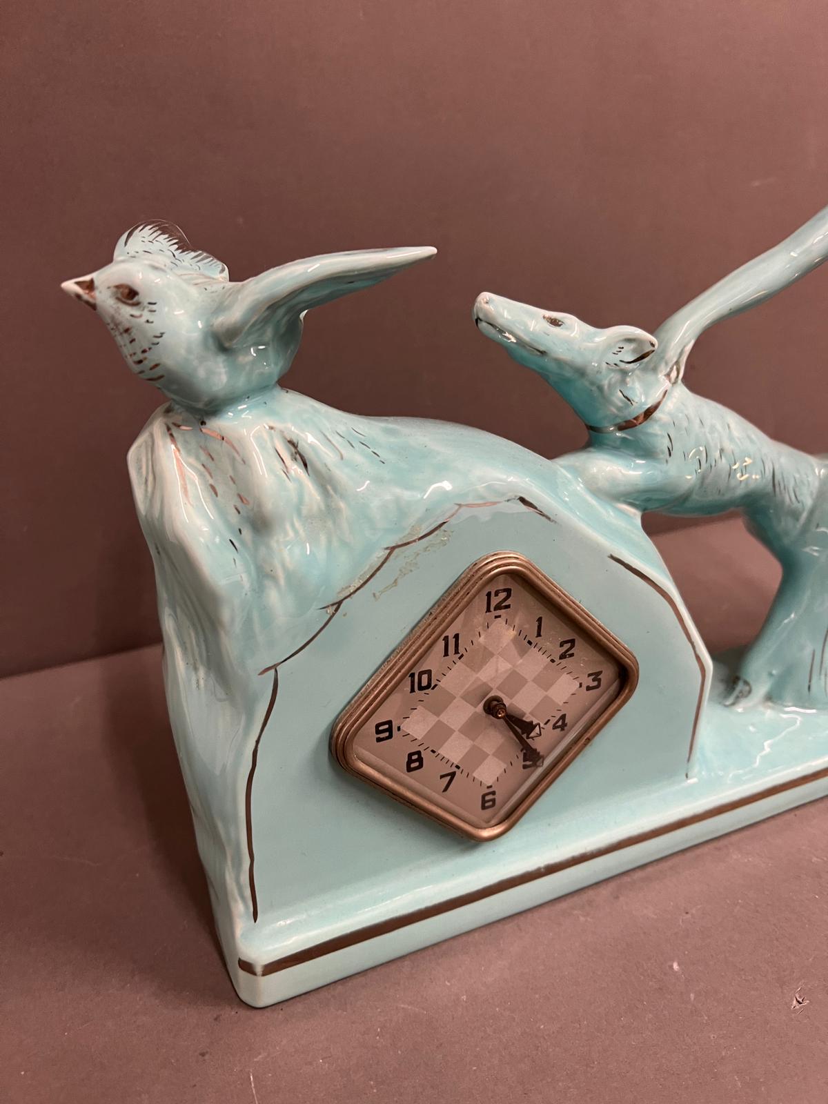 Art Deco French mantle clock, the ceramic lady holding her dog (H28cm W37cm) - Image 2 of 5